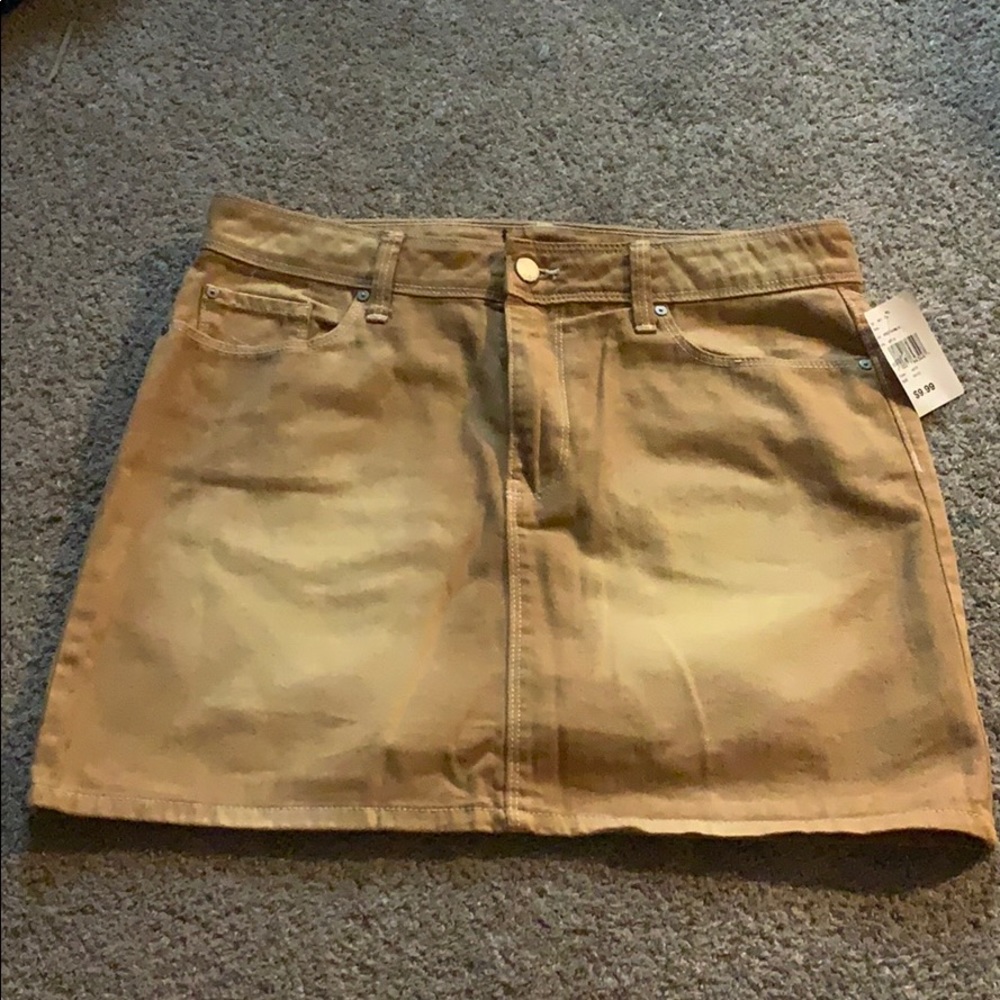 Mustard colored skirt